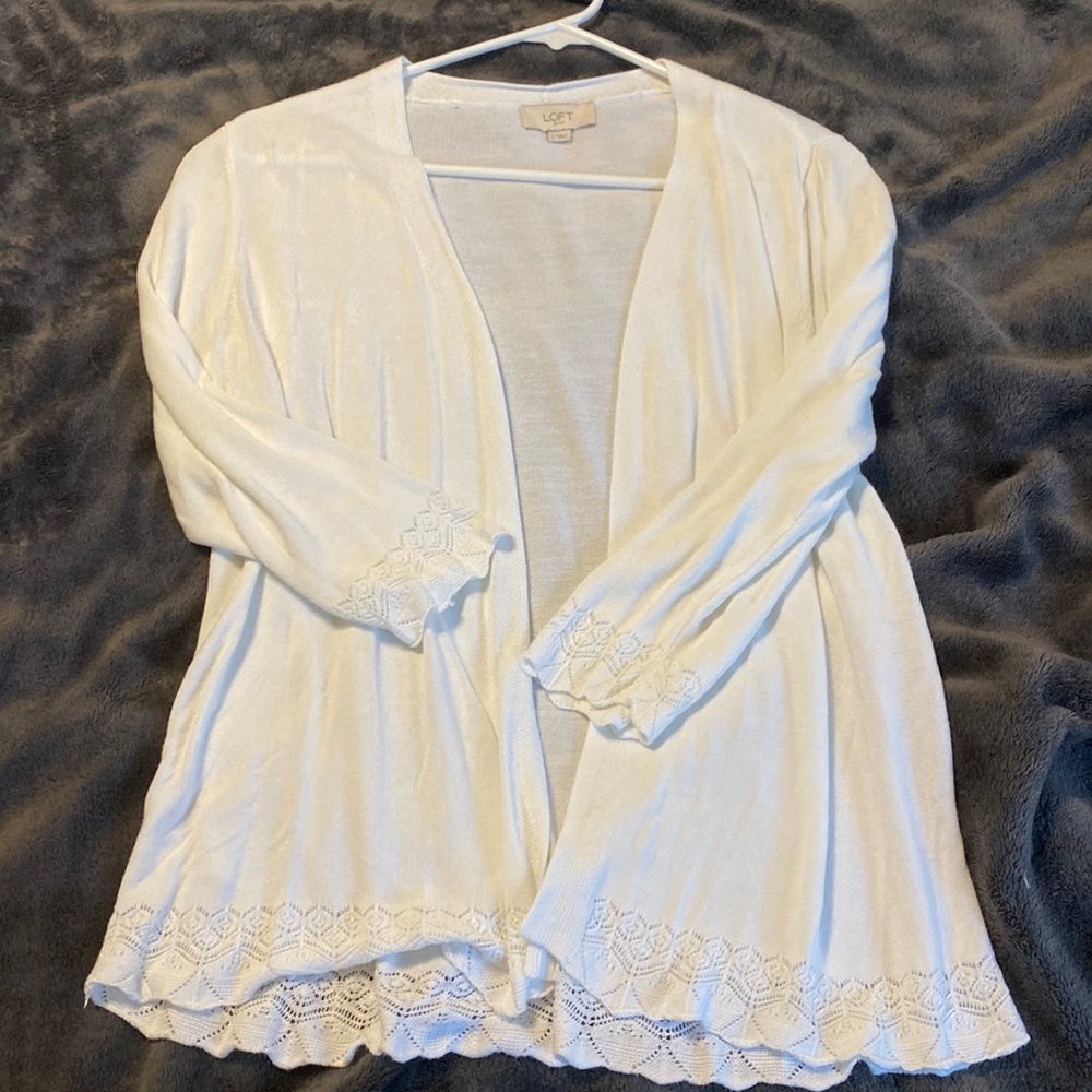 Loft 3/4 light sweater. White. Large